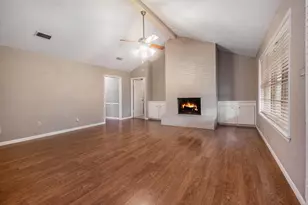 1806 McGinnis Dr, Pearland, TX 77581 - Photo 8