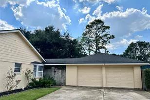 1806 McGinnis Dr, Pearland, TX 77581 - Photo 2