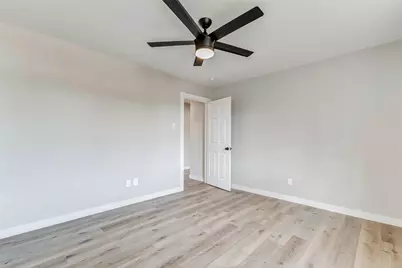 5634 Cerritos Drive, Houston, TX 77035 - Photo 14
