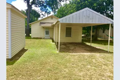406 N Broadway Street, Caldwell, TX 77836 - Photo 2