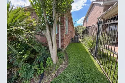 402 Bay Bridge Drive, Sugar Land, TX 77478 - Photo 44