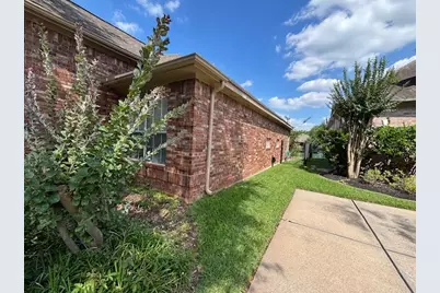 402 Bay Bridge Drive, Sugar Land, TX 77478 - Photo 8