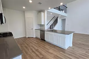 5411 Kingfish Dr, Baytown, TX 77521 - Photo 2