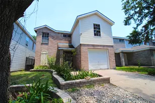 2117 Whittier Dr, Houston, TX 77032 - Photo 2