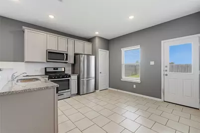 7422 French Quarter Court, Fulshear, TX 77441 - Photo 8