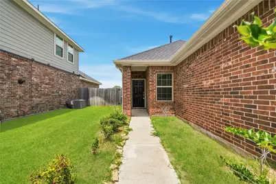 7422 French Quarter Court, Fulshear, TX 77441 - Photo 2