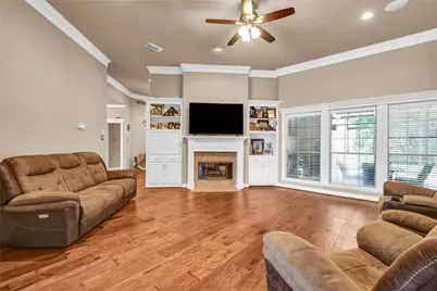 208 River Oaks Drive, Lake Jackson, TX 77566 - Photo 18