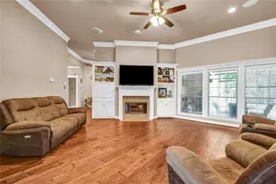 208 River Oaks Dr, Lake Jackson, TX 77566 - Photo 18