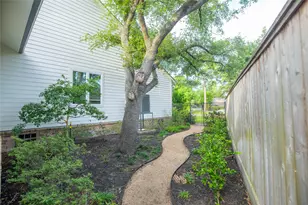 10614 Moonlight Dr, Houston, TX 77096 - Photo 26