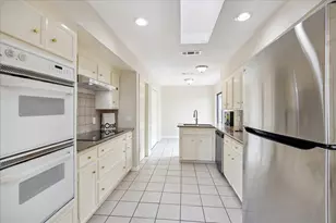8018 Cobblefield Ln, Houston, TX 77071 - Photo 14