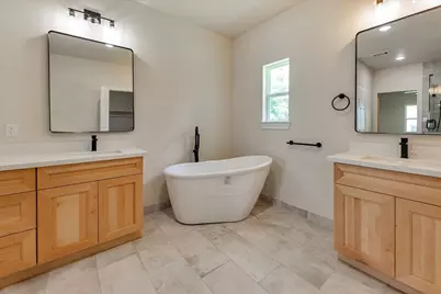 153 Bending Oaks Lane, Livingston, TX 77351 - Photo 18