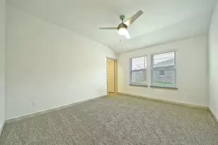 7923 Suffolk Vly Ln, Rosharon, TX 77583 - Photo 12