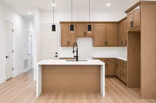 8206 Colonial Ln, Houston, TX 77051 - Photo 2
