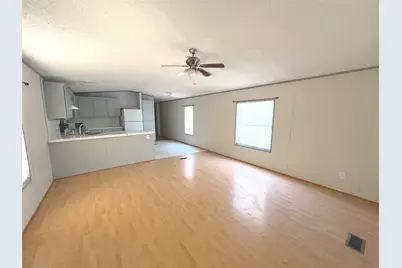 108 Hunters Gln, Livingston, TX 77351 - Photo 6