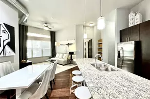 2525 McCue St Rd, Houston, TX 77056 - Photo 2
