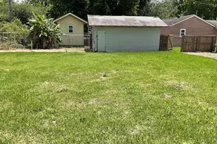 2302 Oaklawn Dr, La Marque, TX 77568 - Photo 10