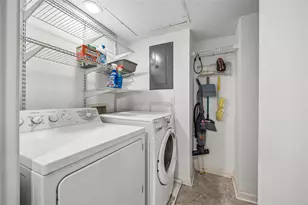 763 Bering Dr, Houston, TX 77057 - Photo 16