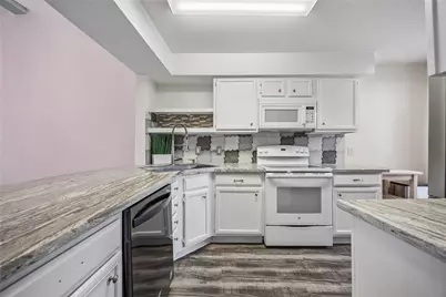 763 Bering Drive #B, Houston, TX 77057 - Photo 2