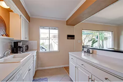 6332 Chevy Chase Drive #16, Houston, TX 77057 - Photo 10