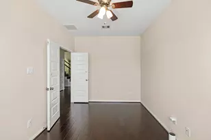 5314 Belle Manor Ln, Sugar Land, TX 77479 - Photo 4