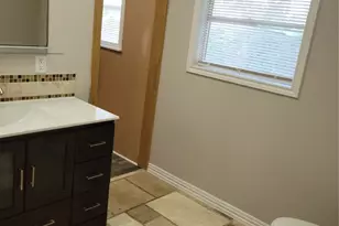 7803 Broadview Dr, Houston, TX 77061 - Photo 10