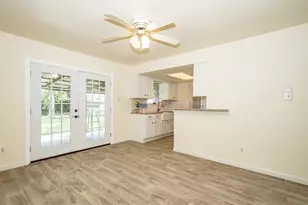 12106 Pompton Dr, Houston, TX 77089 - Photo 4