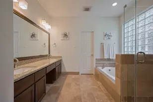 7 Peaceful Canyon Ct, The Woodlands, TX 77381 - Photo 38