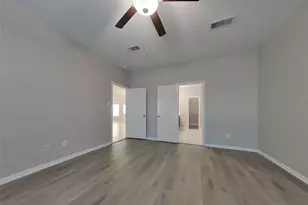 916 American Monarch Dr, La Marque, TX 77568 - Photo 6