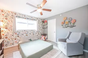 2554 Kevin Ln, Houston, TX 77043 - Photo 18