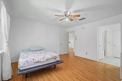 13090 Clarewood Drive, Houston, TX 77072 - Photo 18