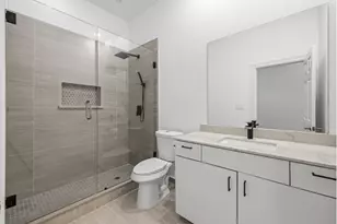 1834 Woodvine Dr, Houston, TX 77055 - Photo 14