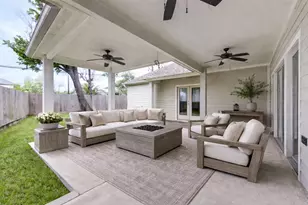1713 Reverse St, Houston, TX 77055 - Photo 32