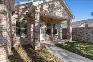 14130 Cashel Forest Dr, Houston, TX 77069 - Photo 2