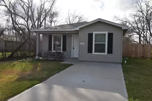 3216 Moore Ave, Bay City, TX 77414 - Photo 2