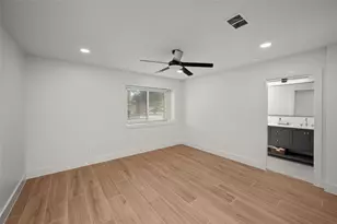 303 Knoll Forest Dr, League City, TX 77573 - Photo 16