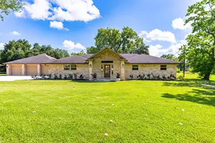 603 Rustic Ln, Friendswood, TX 77546 - Photo 4