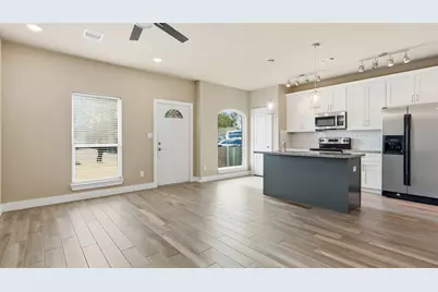 4431 Knoxville Street #A, Houston, TX 77051 - Photo 4