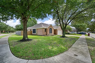 4838 Aspen Drive, Pasadena, TX 77505 - Photo 2