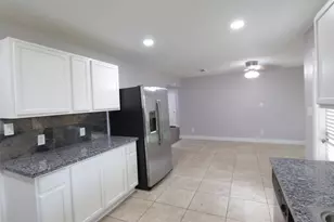 7941 Longridge Dr, Houston, TX 77055 - Photo 8