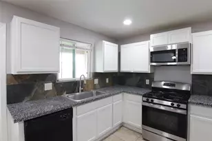 7941 Longridge Dr, Houston, TX 77055 - Photo 6