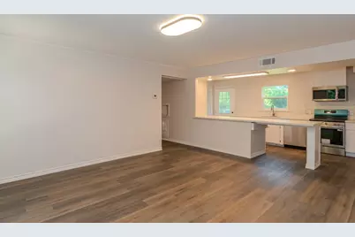 3825 Buckingham Row, Beaumont, TX 77706 - Photo 6