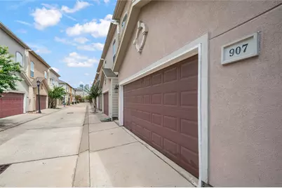 907 McKinney Park Lane, Houston, TX 77003 - Photo 6