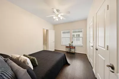 562 Bomar St Street, Houston, TX 77006 - Photo 18