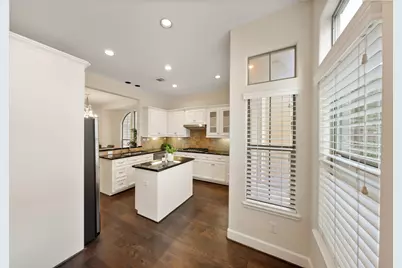 562 Bomar St Street, Houston, TX 77006 - Photo 8