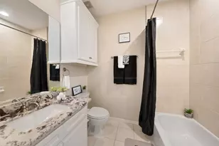 562 Bomar St St, Houston, TX 77006 - Photo 18