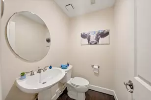 562 Bomar St St, Houston, TX 77006 - Photo 12