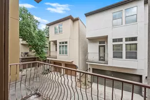 562 Bomar St St, Houston, TX 77006 - Photo 2