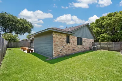 8714 Parkcrest Forest Drive, Houston, TX 77088 - Photo 20