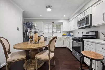 8714 Parkcrest Forest Drive, Houston, TX 77088 - Photo 10