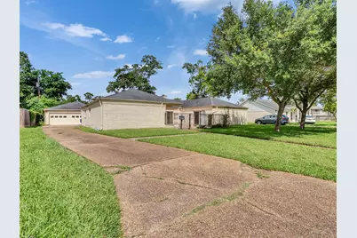 3015 Inwood Drive, Dickinson, TX 77539 - Photo 1